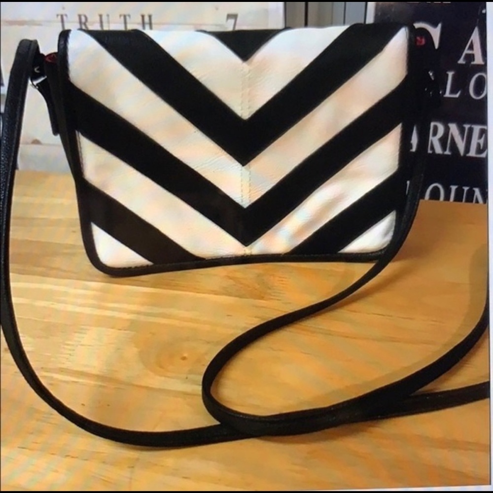 NWOT bebe Black and White Crossbody Bag